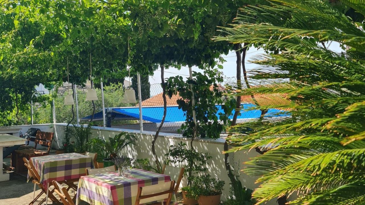 Guesthouse Lidija 수티반 외부 사진