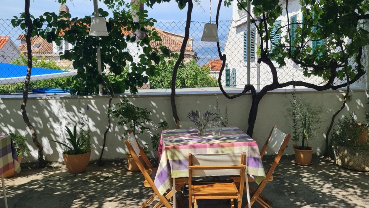 Guesthouse Lidija 수티반 외부 사진