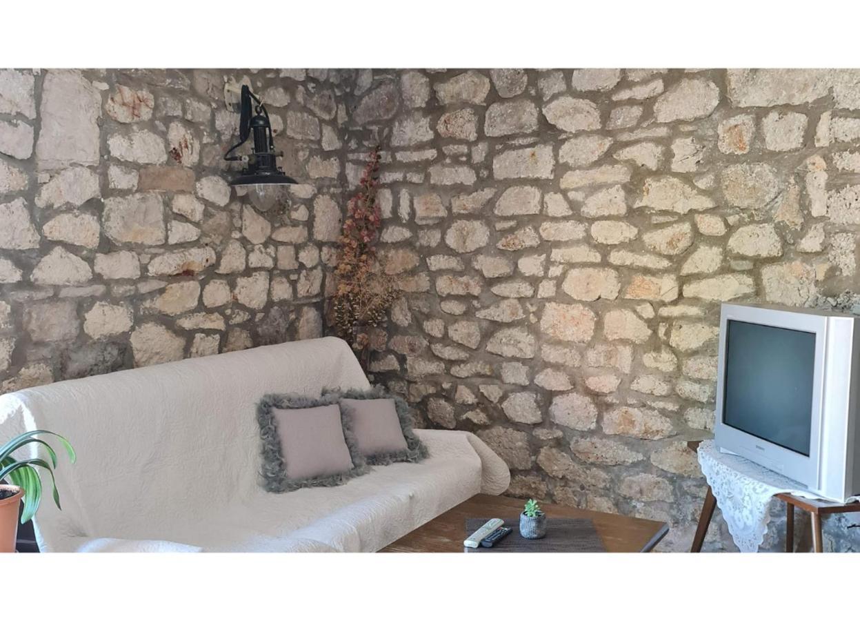 Guesthouse Lidija 수티반 외부 사진