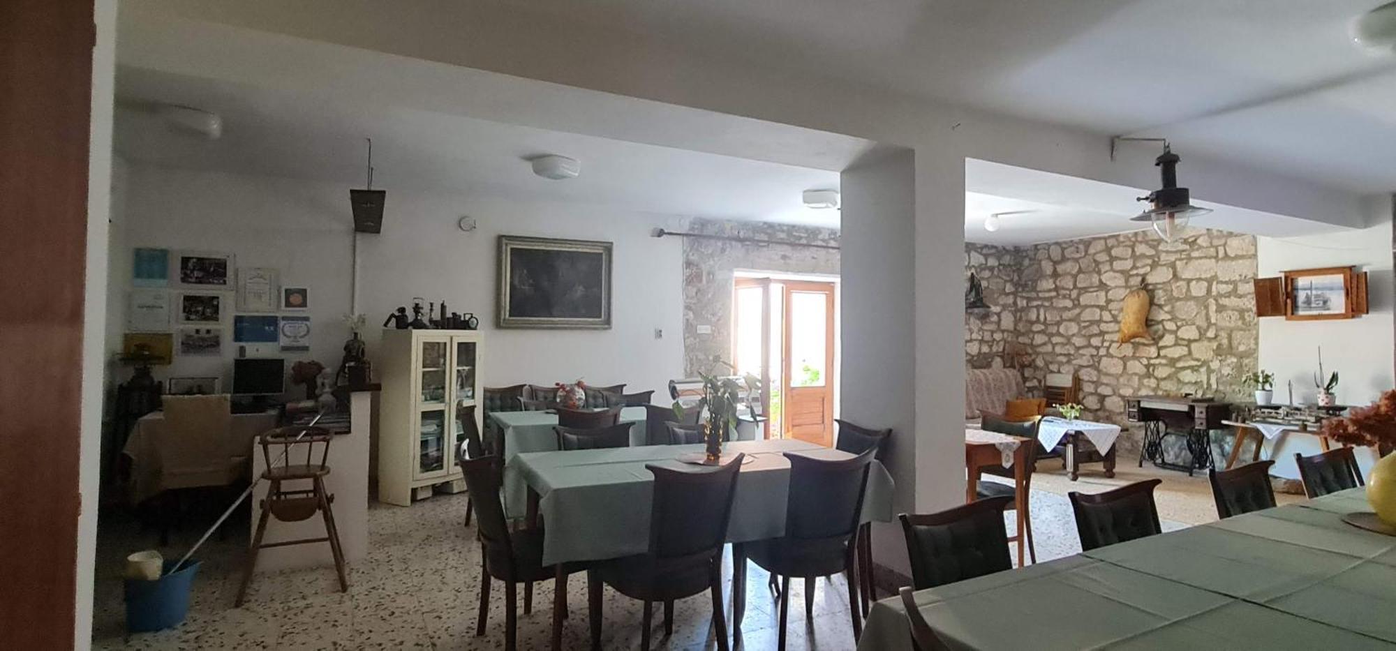 Guesthouse Lidija 수티반 외부 사진