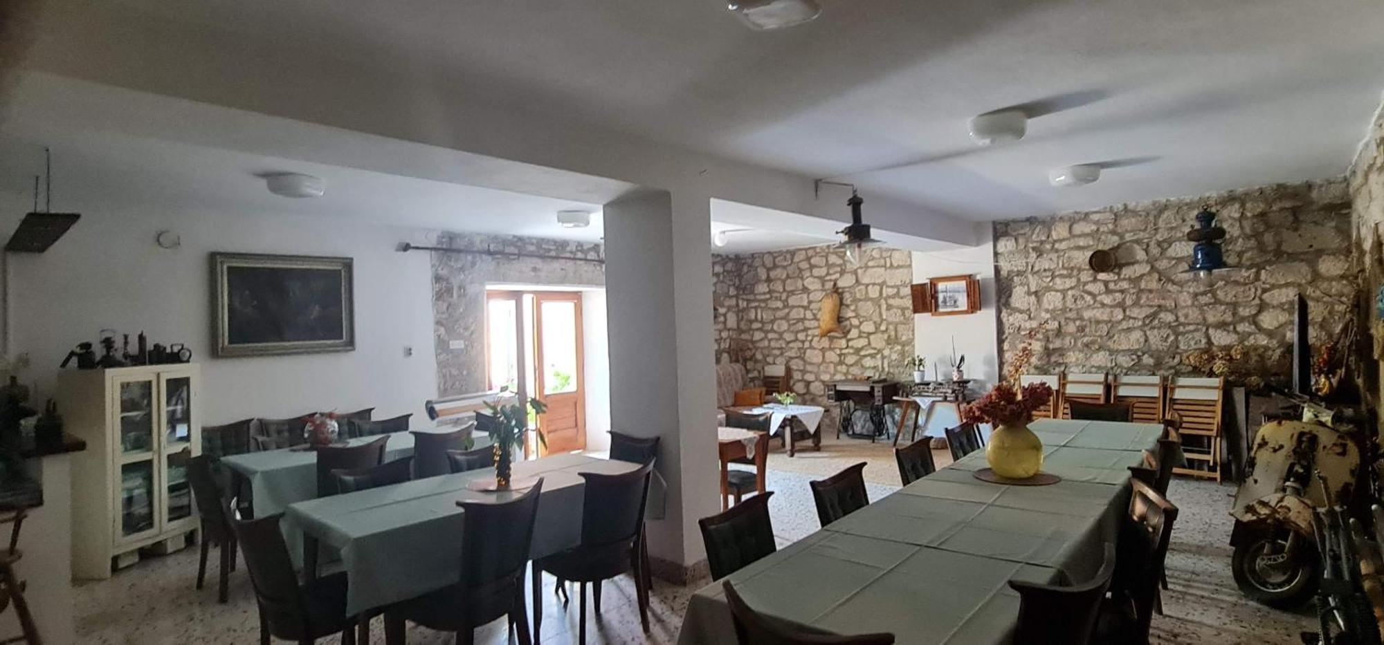 Guesthouse Lidija 수티반 외부 사진