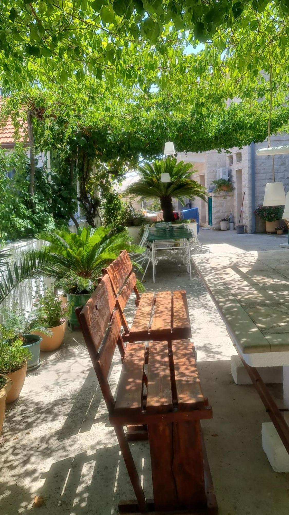 Guesthouse Lidija 수티반 외부 사진